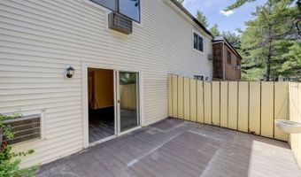 132 Sutton Pl 132, Bloomfield, CT 06002