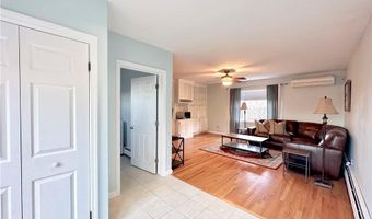 24 High St, Middletown, RI 02842