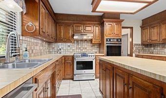 214 Edna Mae Ln, Bartlesville, OK 74003