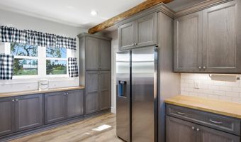 8011 Hollow Corners Rd, Almont, MI 48003