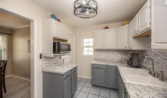 9305 Cloverhurst Dr, Affton, MO 63123