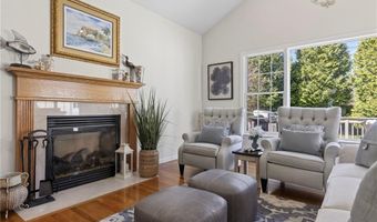 25 Southern View Dr, Narragansett, RI 02882