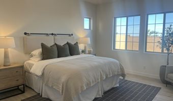 1195 E GLENEAGLE Dr, Chandler, AZ 85249