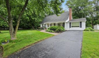 135 Ivy Hill Dr, Aberdeen, NJ 07747