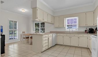 2008 Cameron Dr, Albany, GA 31721
