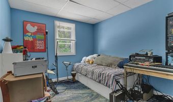 19 Hardwick St, Cumberland, RI 02864