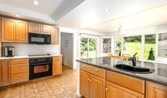 21 White Pine Dr, Brookfield, CT 06804