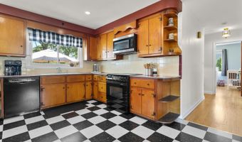 5 Greenfield Dr, Ansonia, CT 06401