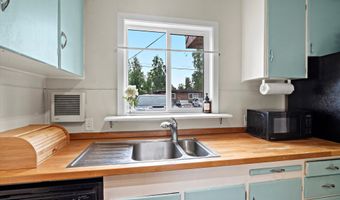 2427 Tulik Dr, Anchorage, AK 99517