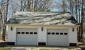 9281 Forestdale Dr, Amelia Court House, VA 23002