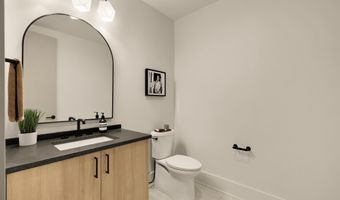 6916 CARMICHAEL Ave, Bethesda, MD 20817