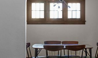 1613 N DIVISION St, Appleton, WI 54911