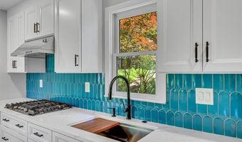 615 NW Mark Trail Ct NW, Atlanta, GA 30328
