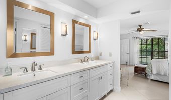 481 Forestview Dr, Atlantis, FL 33462