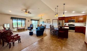 1798 Tiger Ridge Dr, Albert Lea, MN 56007