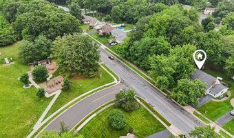 135 Ivy Hill Dr, Aberdeen, NJ 07747
