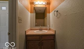 547 Deer Trail Dr, Indianapolis, IN 46217