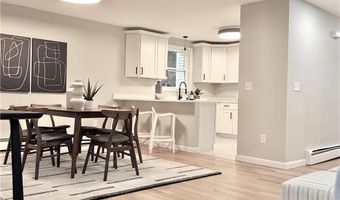 7 Simmons Rd, Barrington, RI 02806