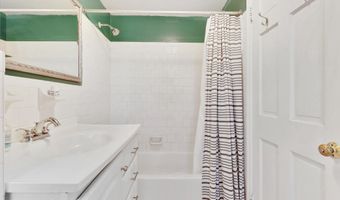 24 E HAMBURG St, Baltimore, MD 21230