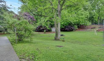 4 June Pl, Aberdeen, NJ 07747
