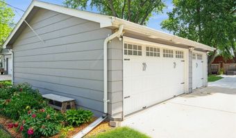 1418 Rapids St, Adel, IA 50003