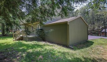 3055 Briarwood Dr, Tobyhanna, PA 18466