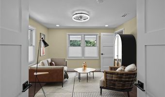 37 Dye Hill Rd, Hopkinton, RI 02832