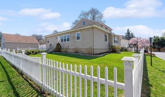 42 Lake Blvd, Aberdeen, NJ 07747
