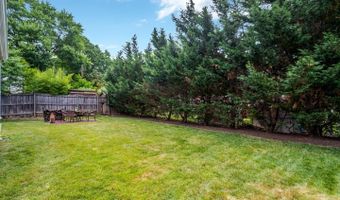 5028 25TH St N, Arlington, VA 22207