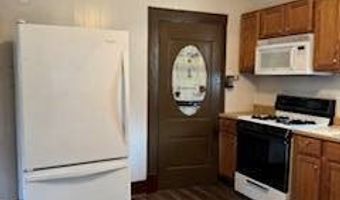 385 N 5th St, Albion, IL 62806