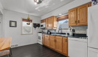 325 S LEE St, Appleton, WI 54915