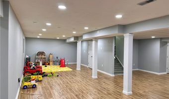 10456 Dogwood Dr, Aurora, OH 44202