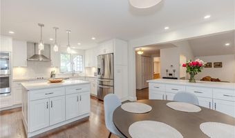 7 White Birch Rd, Cranston, RI 02920