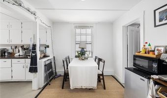 27 Franklin St, Newport, RI 02840