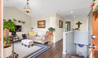 1676 SE 3RD St, Astoria, OR 97103