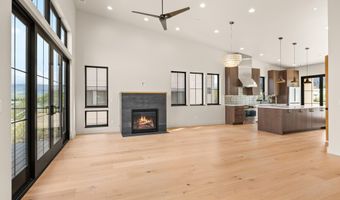 138 Clear Creek Dr, Ashland, OR 97520