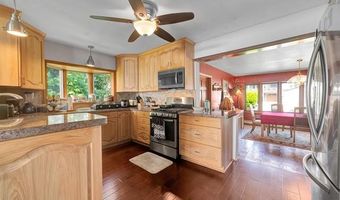 429 Edgewater Dr, Algonac, MI 48001