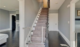 499 Seven Mile Rd, Cranston, RI 02831