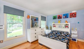 2 Higgins Dr, Alloway, NJ 07462