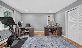 6 Hawthorne Cir, Andover, MA 01810