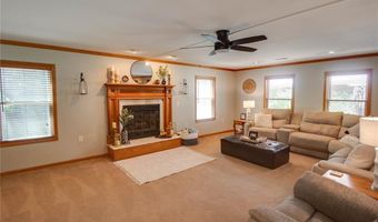 2421 Woodcrest Dr, Alton, IL 62002