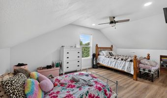 21005 Lawrence 2074, Ash Grove, MO 65604