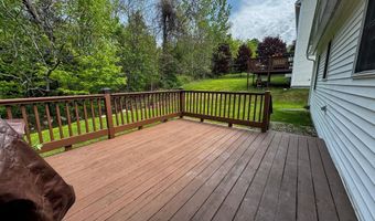 32 Albe Dr, Bennington, VT 05201