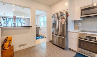 942 N MCKINLEY Rd, Arlington, VA 22205