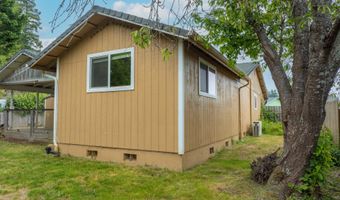 821 KEVIN Pl, Brookings, OR 97415