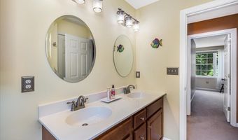 155 Wallace Rd, Bedford, NH 03110