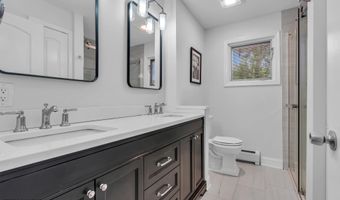 55 Drift Rd, Belford, NJ 07718