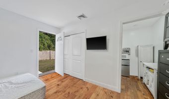 62 Bayside Ave, Amity Harbor, NY 11701