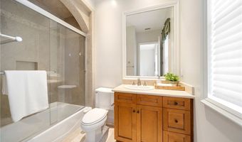 15850 Seville Ln, Encino, CA 91436