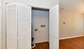 9397 Villa Woods Dr 213, Avon, IN 46123